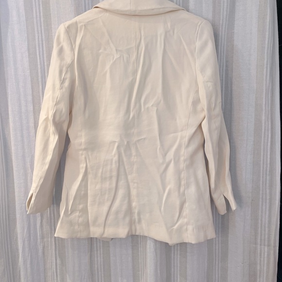 Cream Buttonless Blazer - Picture 3 of 3